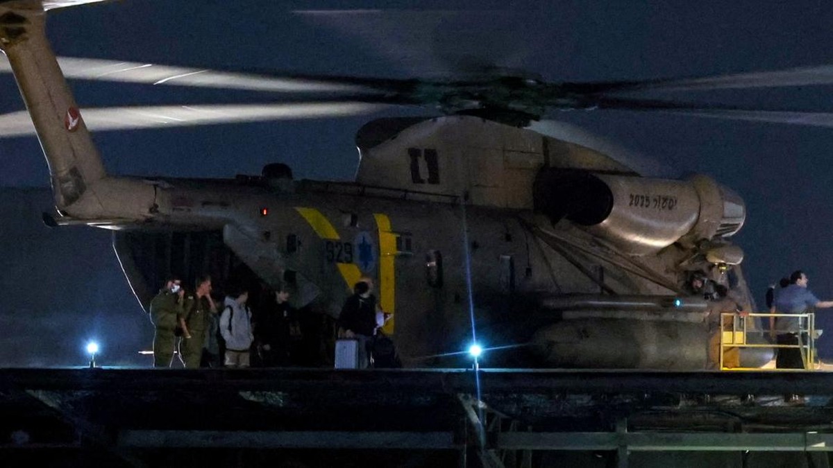 FOTO: Sandera AS-Israel Dibebaskan Usai Ditahan Hamas 19 Bulan