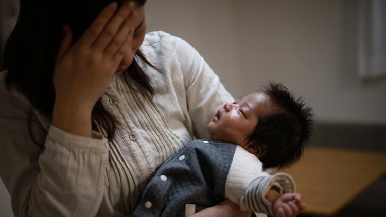 Mothers worried about raising children
