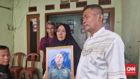 Duka Keluarga Mayor Anda Rohanda Korban Tewas Ledakan Amunisi Garut
