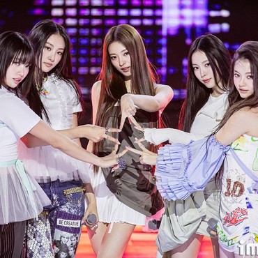 Lirik Lagu Drop Top - MEOVV