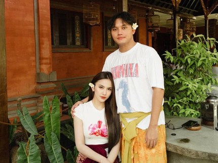 Mahalini dan Rizky Febian Rayakan Anniversary Pernikahan saat Mudik ke Bali, Simak 5 Potret Romantisnya