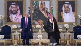 Trump ke Saudi Disambut Pangeran MbS sampai Milisi PKK Turki Bubar