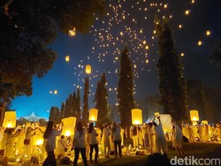 Terbang! Ribuan Lampion Melayang di Candi Borobudur