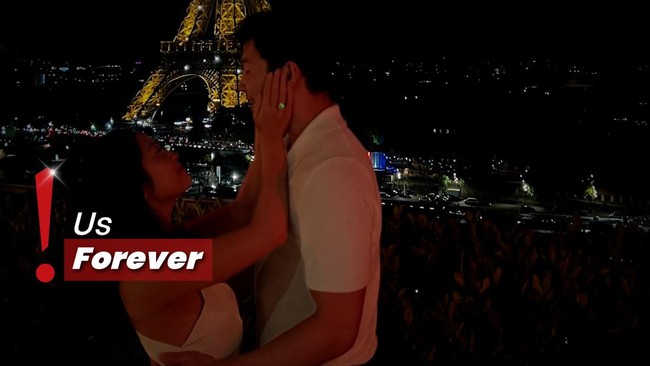 Manis! Simu Liu Lamar Kekasih dengan Pemandangan Eiffel Tower, Paris