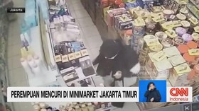 VIDEO: Perempuan Pencuri Spesialis Minimarket Ditangkap