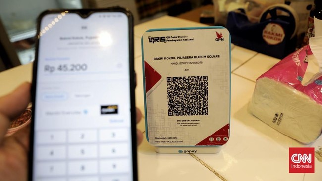 Gibran Klaim Ada Pihak yang Gerah Imbas Lonjakan Penggunaan QRIS Wakil Presiden Gibran mengklaim lonjakan penggunaan QRIS telah membuat gerah pihak tertentu.
