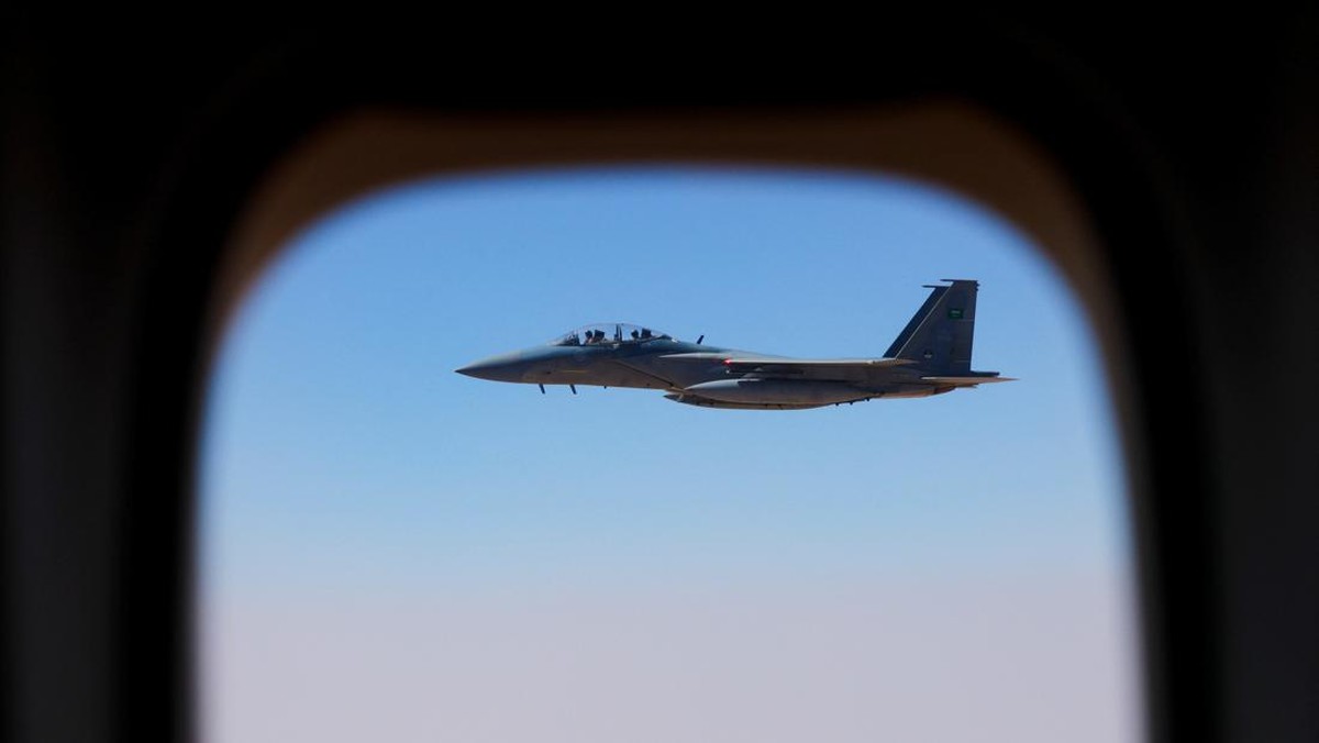 Houthi Klaim Tembak Jatuh Jet Tempur F-15 Saudi, Bantah Serang Makkah
