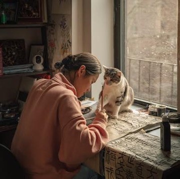 5 Zodiak yang Pandai Mengubah Emosi Menjadi Karya Seni, Super Kreatif!