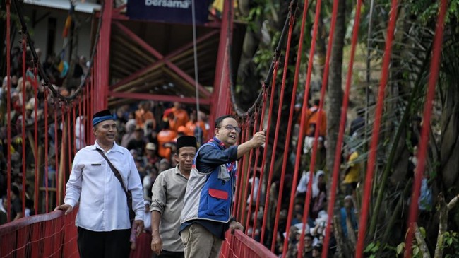 Anies Baswedan resmi meluncurkan organisasi Aksi Bersama yang disebut sebagai wadah perkumpulan masyarakat melakukan perbuatan baik untuk mewujudkan perubahan.