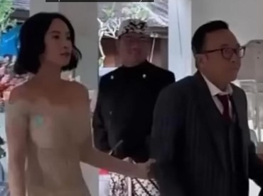 img-title Ari Lasso Pamer Foto Mesra dengan Pacar, Panggilan Sayang Terungkap