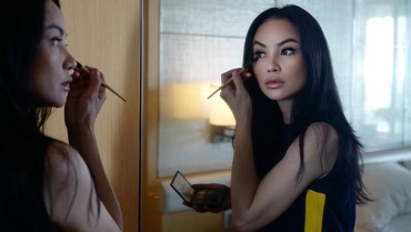 7 Pesona Dearly Djosua Sosialita yang Jadi Gandengan Ari Lasso di Nikahan Luna Maya