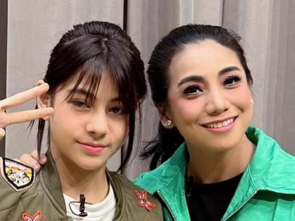 5 Potret Elif Putri Siti KDI yang Sudah Gadis, Penampilan Terbarunya Bikin Kaget