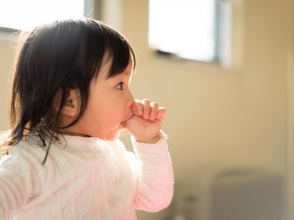 Sampai Usia Berapa Anak Dikatakan Masih Normal Isap Jempol?
