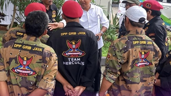 GRIB Jaya disebut telah memanfaatkan lahan BMKG di Pondok Aren, Tangerang Selatan, selama dua atau tiga tahun untuk pasar malam hingga kontes burung kicau.