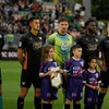 Jay Idzes Jadi Pemain Pertama Indonesia di Premier League?