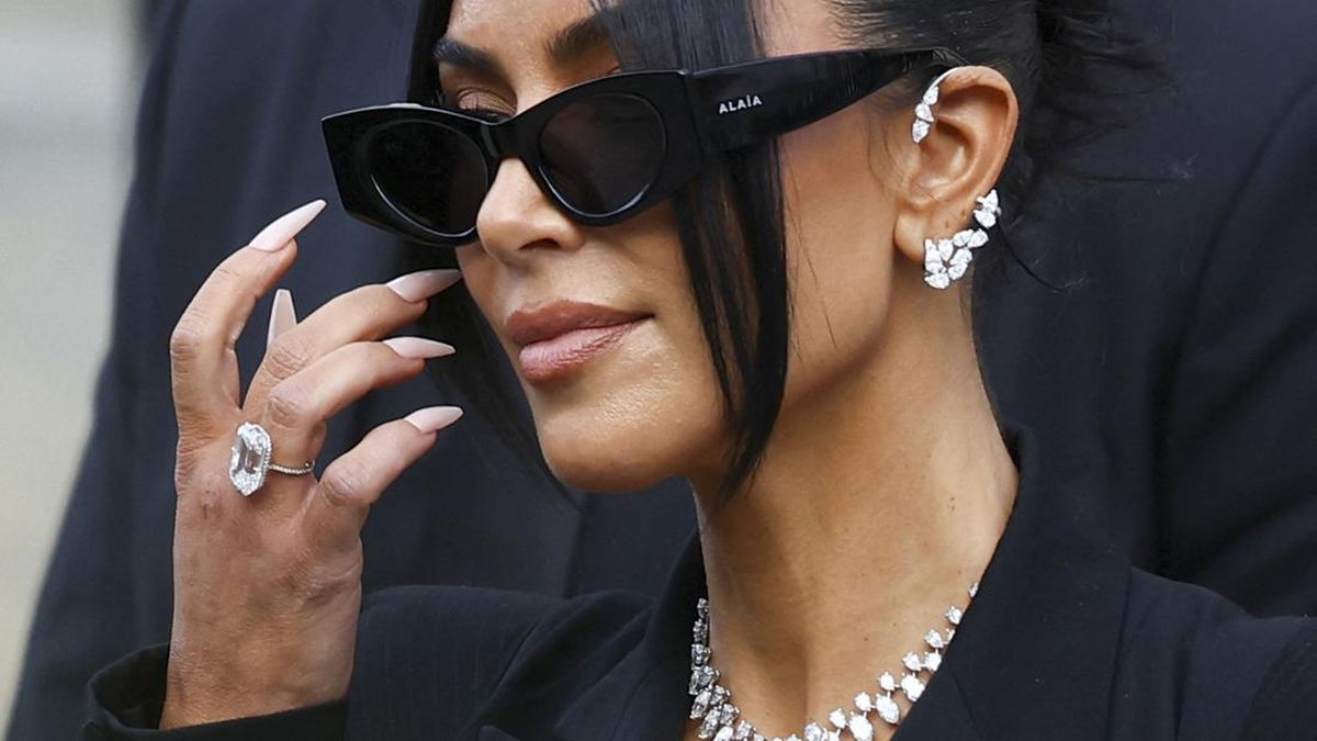 Kim Kardashian Bela Anak Pakai Tato dan Piercing di Usia 12 Tahun