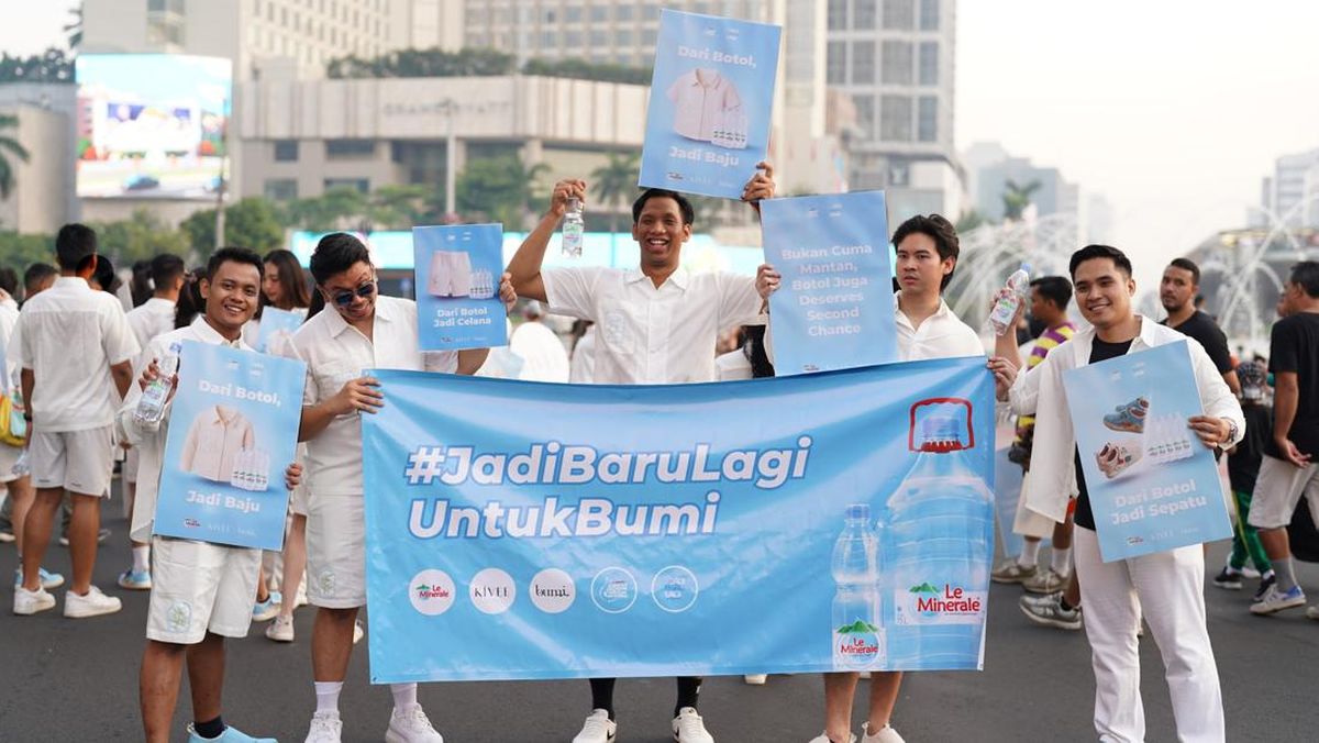 Le Minerale Gandeng Brand Lokal, Sulap Botol Bekas Jadi Fesyen Keren