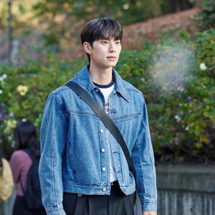 Lee Chae Min di Crushology 101