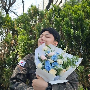 Potret Lee Do Hyun Usai Wajib Militer Bayar Kerinduan Penggemar