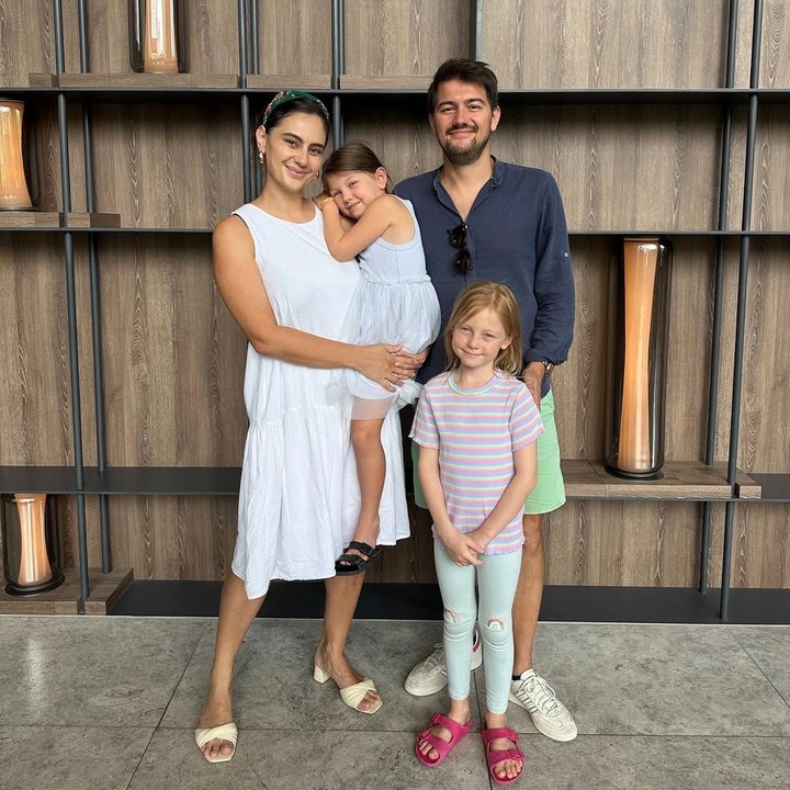 <p>Marissa Nasution resmi menikah dengan pria berdarah Jerman, Benedikt Brueggemann, pada September 2017. Pada 2018, Marissa dan Benedikt dikaruniai anak pertama, Alaia Moana. Dua tahun kemudian, Marissa melahirkan anak keduanya. Saat ini, keluarga Marissa diketahui menetap di Singapura. (Foto: Instagram @marissaln)</p>