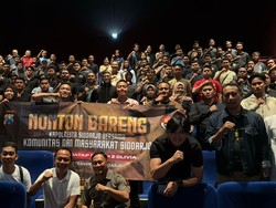 Pesan Kapolresta Sidoarjo Saat Ajak Warga Nobar Film Sayap-Sayap Patah 2