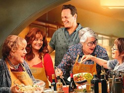 Semua Tentang Nonnas, Film Nenek-nenek Kocak di Netflix