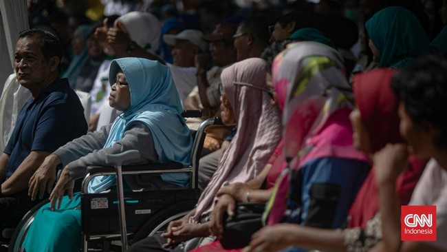 Menteri Sosial Gus Ipul mengungkapkan jumlah lansia di Indonesia mencapai 33 juta. Peringatan HLUN 2025 menegaskan komitmen negara untuk kesejahteraan lansia.