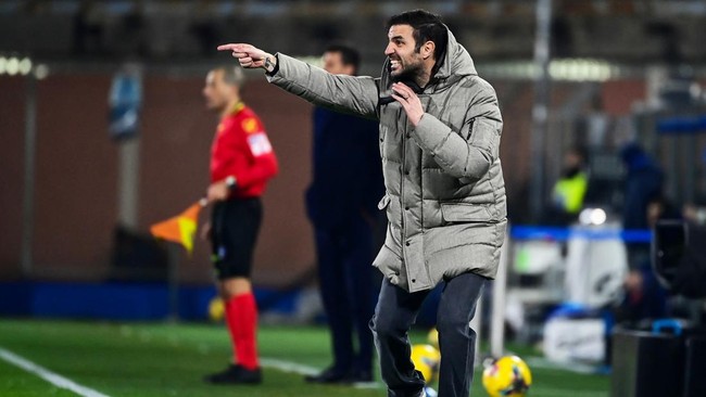 Sejumlah media Italia mengungkapkan bahwa Cesc Fabregas dipastikan tetap bertahan bersama klub milik pengusaha Indonesia, Como 1907.