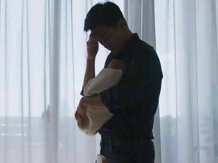 Ayah di China Ini Alami Depresi Postpartum Setelah Berhenti Kerja demi Mengasuh Bayi