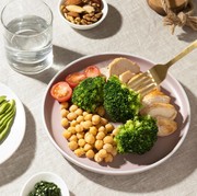 7 Makanan yang Bisa Tingkatkan Sistem Imun Tubuh, Konsumsi Rutin biar Nggak Gampang Sakit!