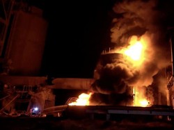 Israel Serang Wilayah Houthi, Warga Diminta Jauhi Pelabuhan