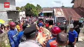 VIDEO: Ibu dan 3 Anak di Samarinda Tewas Tertimbun Tanah Longsor