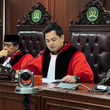 Lama Tak Muncul, 7 Momen Tommy Kurniawan Diduga Jadi Hakim Tegur Ahmad Dhani di Sidang MKD