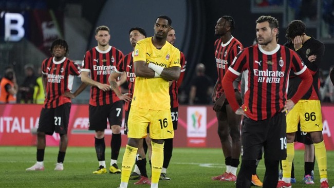 Allegri Sebut Mike Maignan Bertahan di AC Milan Pelatih AC Milan Max Allegri menyatakan kapten Mike Maignan bakal bertahan di San Siro pada musim mendatang.