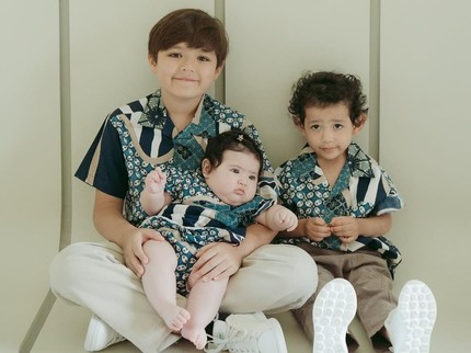 Menggemaskan! 5 Potret Hagia Putri Jessica Iskandar Bareng Kedua Kakaknya
