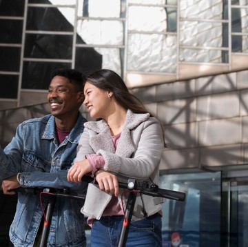 8 Topik Alternatif saat Kehabisan Tema Mengobrol dengan Orang Baru, Dijamin Bikin Berkesan!