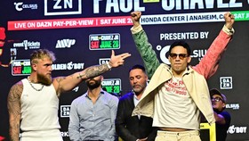 FOTO: Sesumbar Jake Paul Kalahkan Julio Cesar Chavez Jr