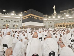 Kenapa Pesawat Dilarang Melintas di Atas Kabah? Ini Jawabannya