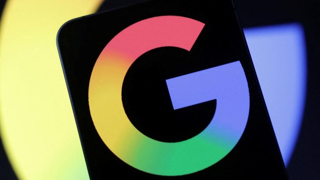 Google mengubah logo mereka pada huruf 'G'. Ini merupakan perubahan logo untuk pertama kalinya oleh perusahaan dalam 10 tahun terakhir.