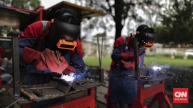 FOTO: Melihat Pelatihan Las Berbasis Mobile Training Unit di Jakarta