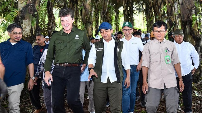 Kemenhut tengah menjajaki dan melakukan kajian untuk pengembangan Bioetanol berbahan dasar Aren bersama Pertamina New & Renewable Energy (Pertamina NRE).