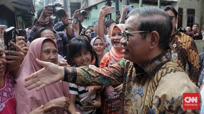 Pramono Anung menyatakan mahasiswa yang menerima beasiswa Kartu Jakarta Mahasiswa Unggul akan digratiskan masuk Ancol, TMII, hingga museum.