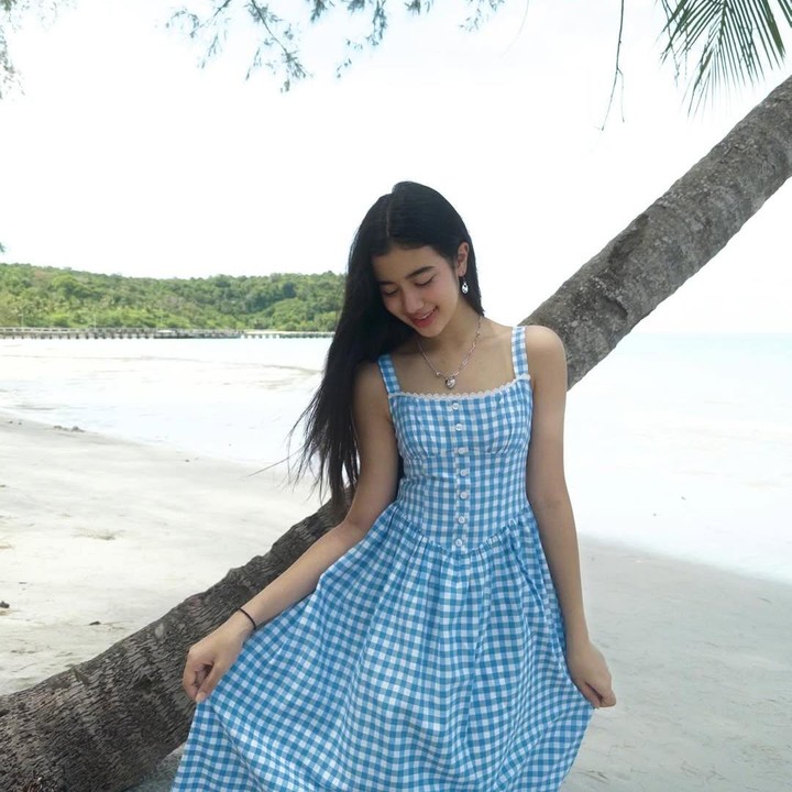 <p>Jenna adalah anak perempuan pasangan Putri Norodom Buphary dan sang ayah yang merupakan warga negara Prancis. Ia lahir dan tumbuh di Prancis hingga akhirnya pindah ke Kerajaan Kamboja di usia tiga tahun. (Foto: Instagram@jnnanrdm)</p>