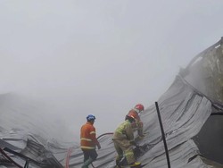 Gudang Spons di Jombang Ludes Terbakar, Kerugian Rp 500 Juta