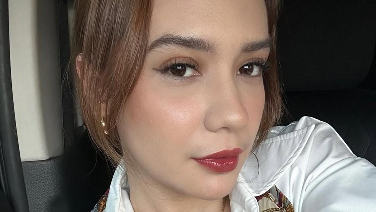 Putri Anne Putri Anne