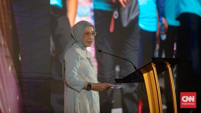 Menpan RB Rini Widyantini buka suara soal wacana yang digulirkan anggota DPR soal status PPPK beralih menjadi PNS.