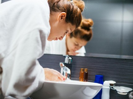9 Facial Wash Lokal yang Aman untuk Ibu Hamil, Pastikan Pilih Sabun Cuci Muka Terbaik Bun!