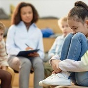 Waspada! Ini 5 Tanda Tersembunyi yang Menunjukan Anak Sedang Tertekan