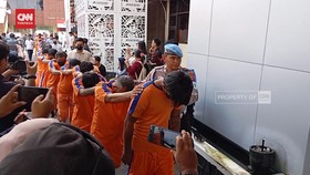 VIDEO: Polisi Tangkap 65 Preman Berkedok Ormas di Karawang