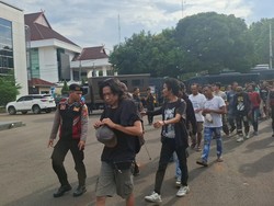 Polisi Tangkap 23 Preman Berkedok Jukir Liar di Bogor, Sita Duit Pungli-Miras